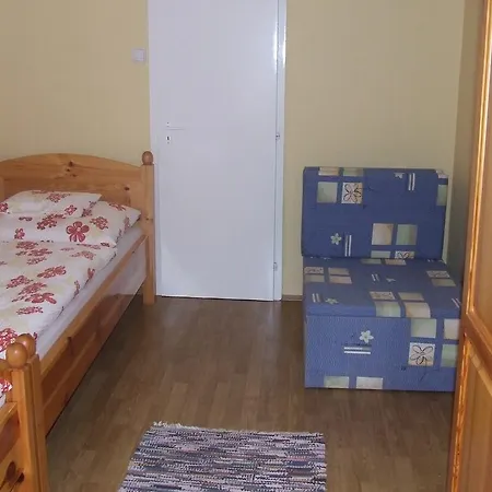 Hegyalja Gyongyszeme Panzio *