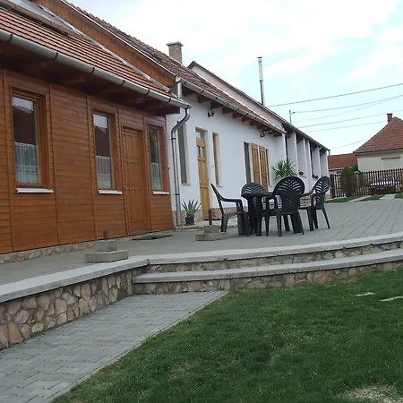 Hegyalja Gyongyszeme Panzio